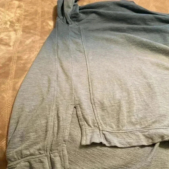 J. Jill Fit Blue Ombré Sweatshirt in Size Medium. - Picture 6 of 11